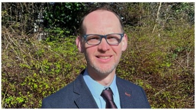 Dr Richard Irvine