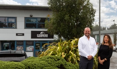 (L-R): Mark Norton (Cornish Premier Pasties) and Eleanor Smith (Ignition Credit)